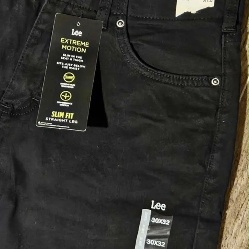NWT Lee Extreme Motion Men’s 30x32 Black Slim Fit Straight Fit Jeans Pants - Picture 4 of 7